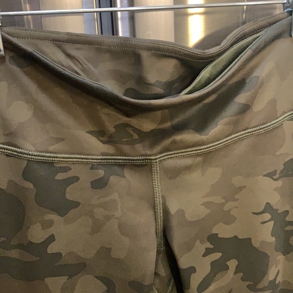 Lululemon Wunder Under Green Camo Print - Picture 12 of 12